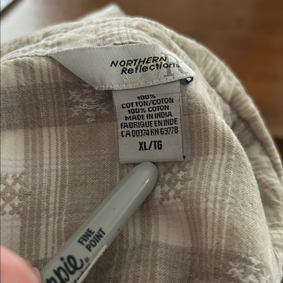Vintage Northern Reflections Shirt - cream/beige plaid with snowflakes - Size XL - Picture 6 of 6
